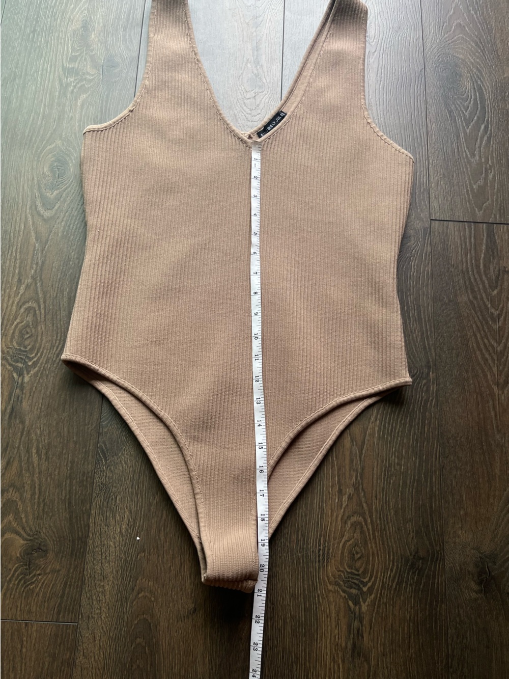 NWOT Sincerely Jules V-Neck Bodysuit - Picture 5 of 8